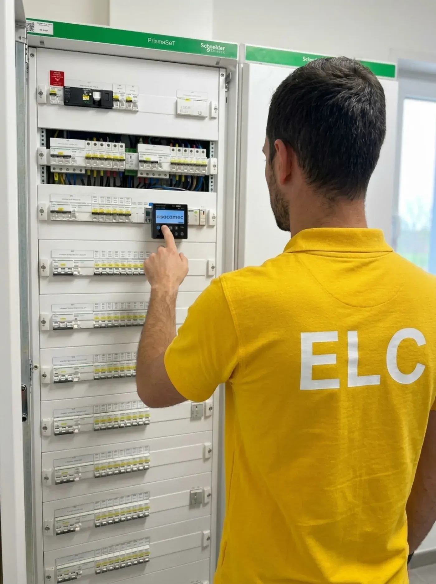 ELC Mise aux normes NF C 15-100 Senlis — équipe certifiée Électricien ELC certifié Qualifelec à Senlis pour mise aux normes nf c 15-100